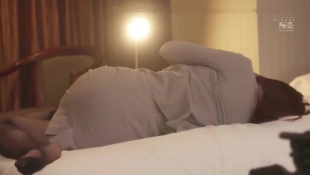 AI换脸高圆圆老公夜班不归，饥渴人妻偷情被猛男内射！